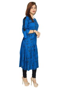 Black feather printed straight Kurti for Womens/ girls (Blue)- Made up of Rayon and designed for you plesant and comfy