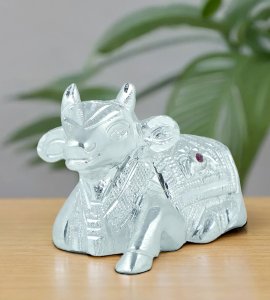 Metal alloy Mahadev's nandi figurine/ showpiece for the home decor or home mandir (Silver)