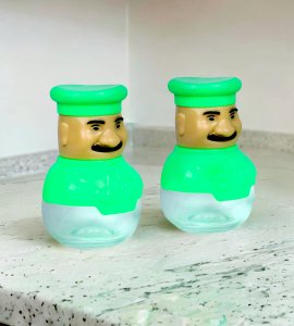 Salt and pepper shaker/ container with green lids for kitchen(pack of 2)