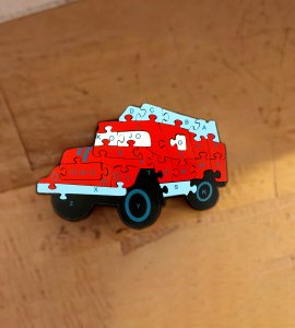 Wooden red jeep puzzle toy game/ riddle game for childrens